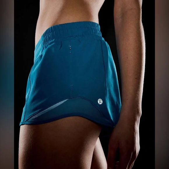 NWT lululemon Hotty Hot 2.5 in hawaiin blue - Picture 5 of 5